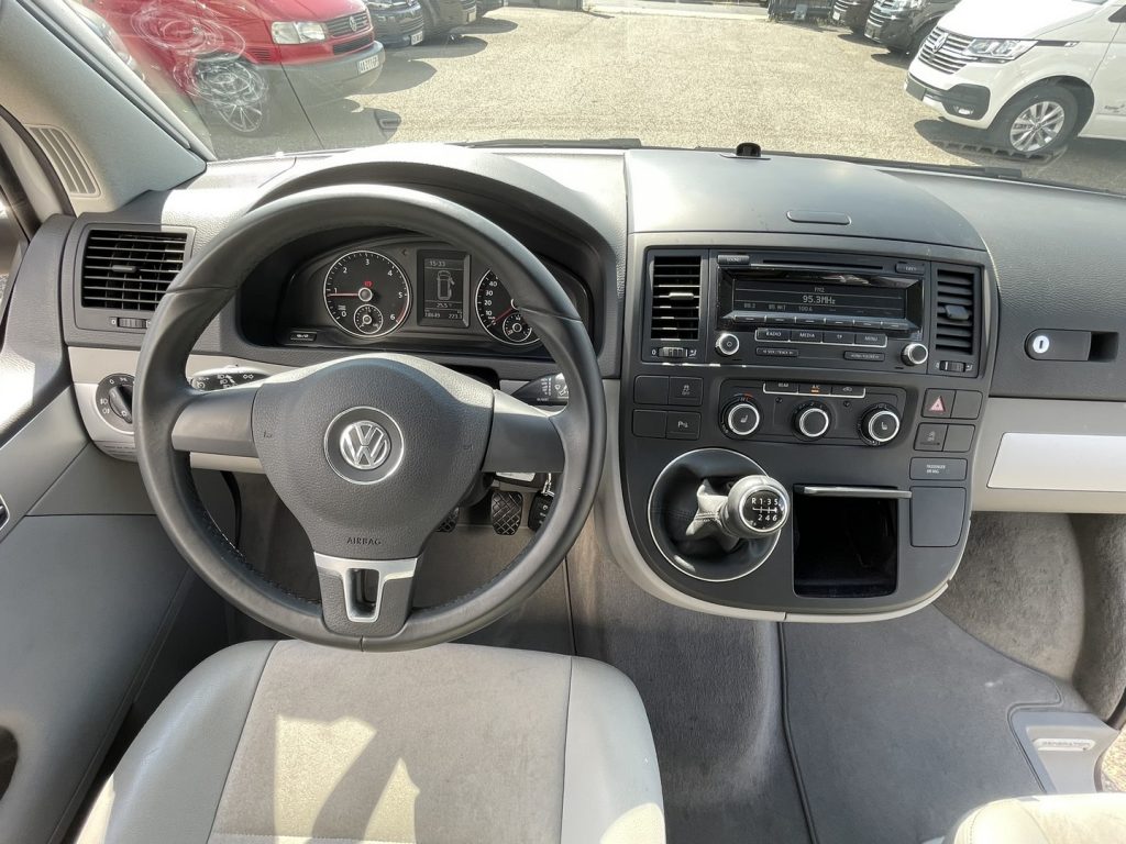 VW T5 California 2.0L TDi 140Ch – Image 7