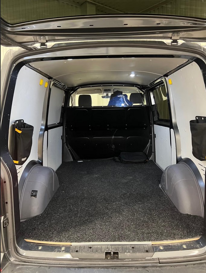 Volkswagen Transporter 2.0TDI 150 – Image 10