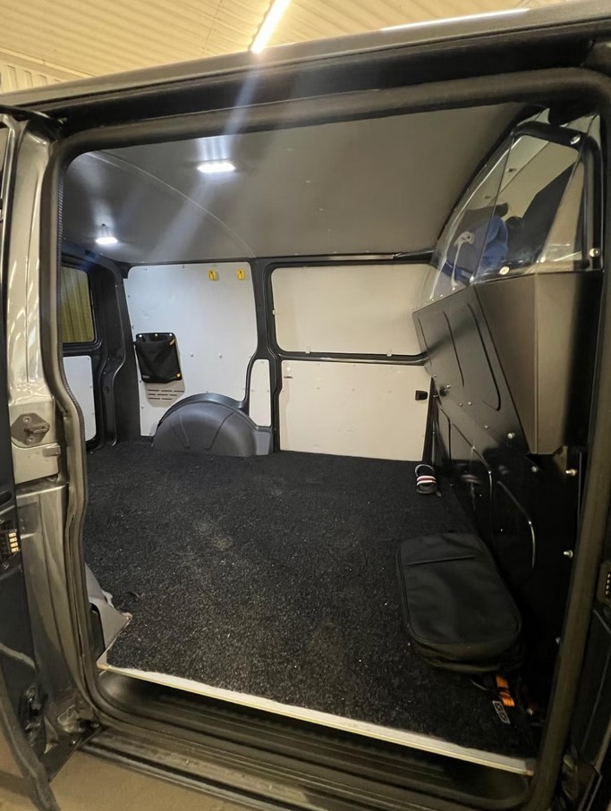 Volkswagen Transporter 2.0TDI 150 – Image 8